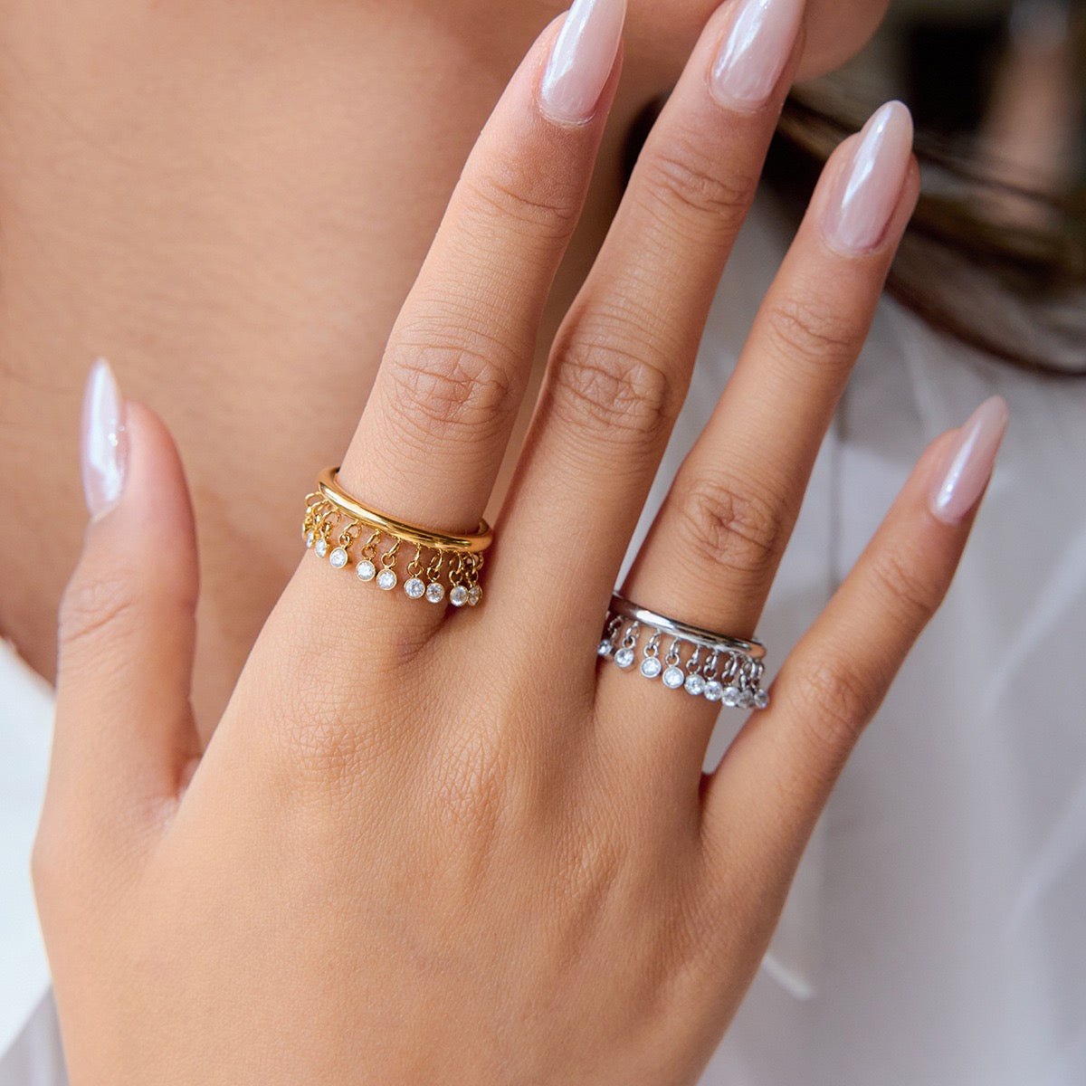 Dangling rocky rings