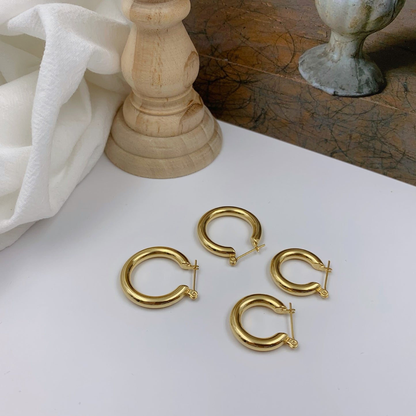 Classic round hoop earrings