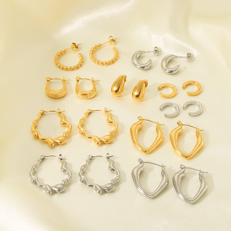 Wave lines hoop earrings