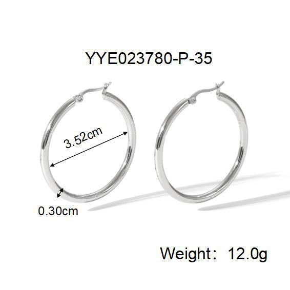 Plain classic hoops earrings