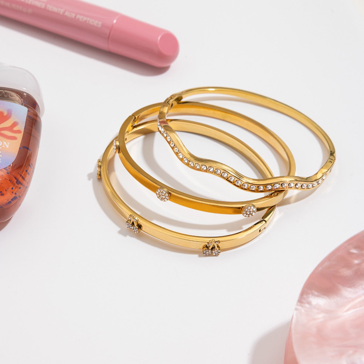 Rocky wave bangle