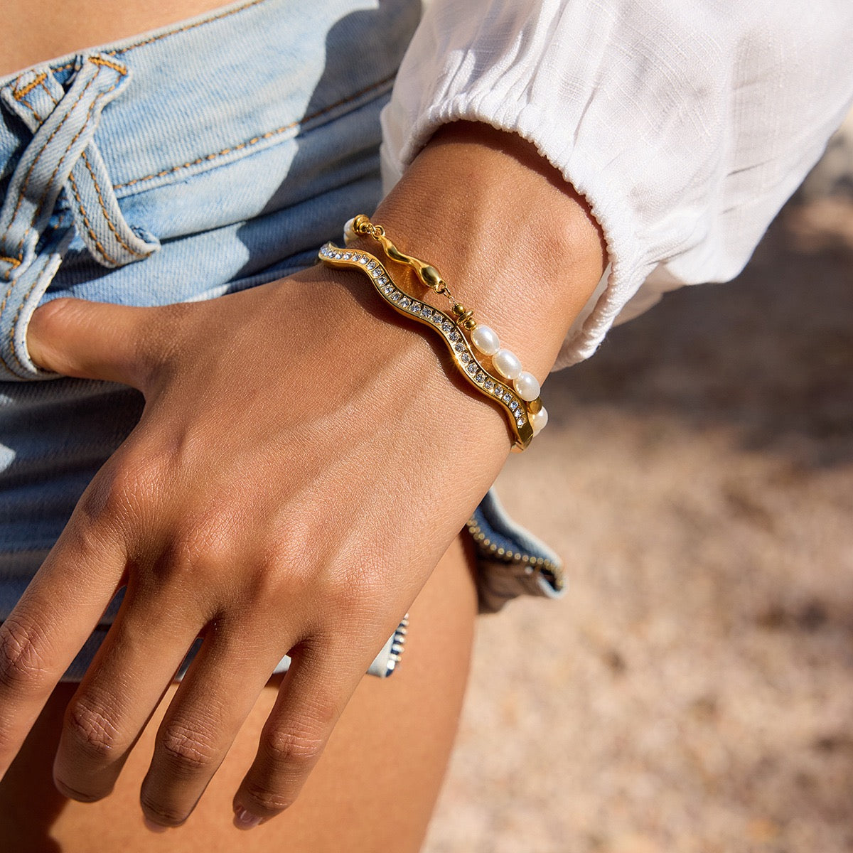 Rocky wave bangle