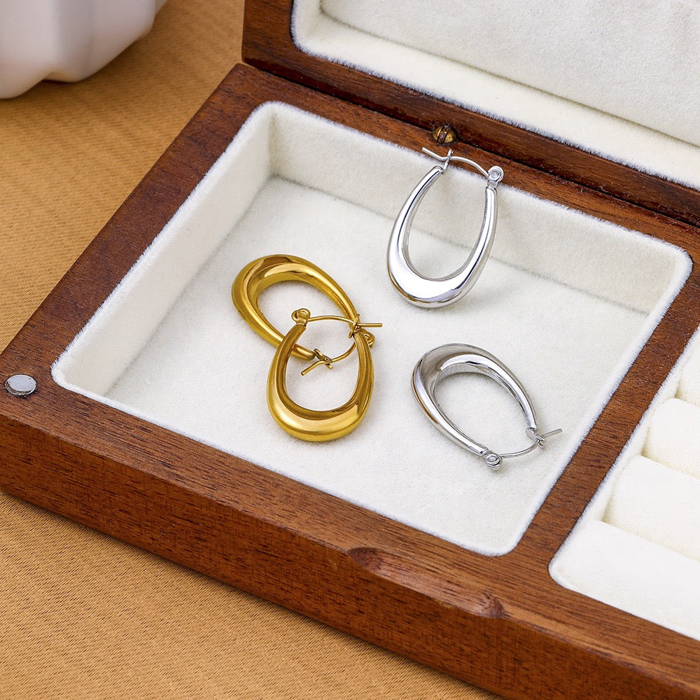 U shape classic hoop earrings