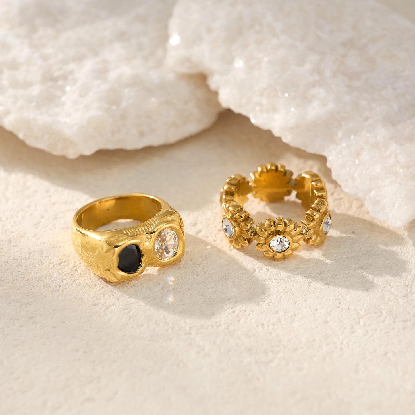 Volimte Black And White rings