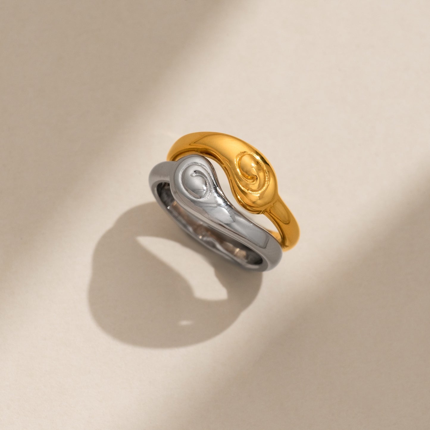 Swirl couple of rings