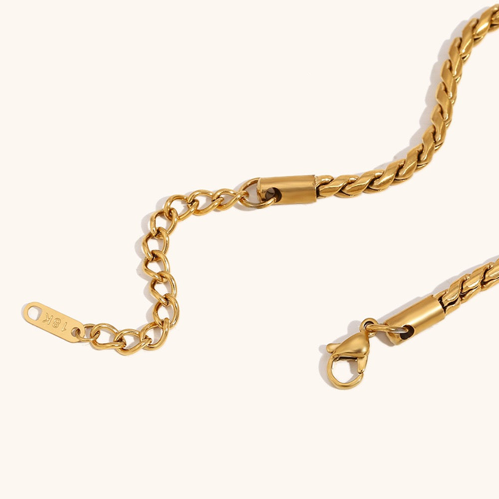 Bella chain necklace
