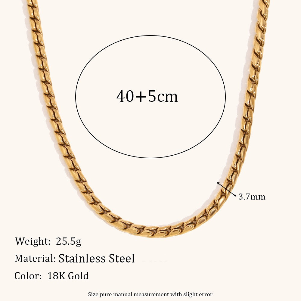 Bella chain necklace