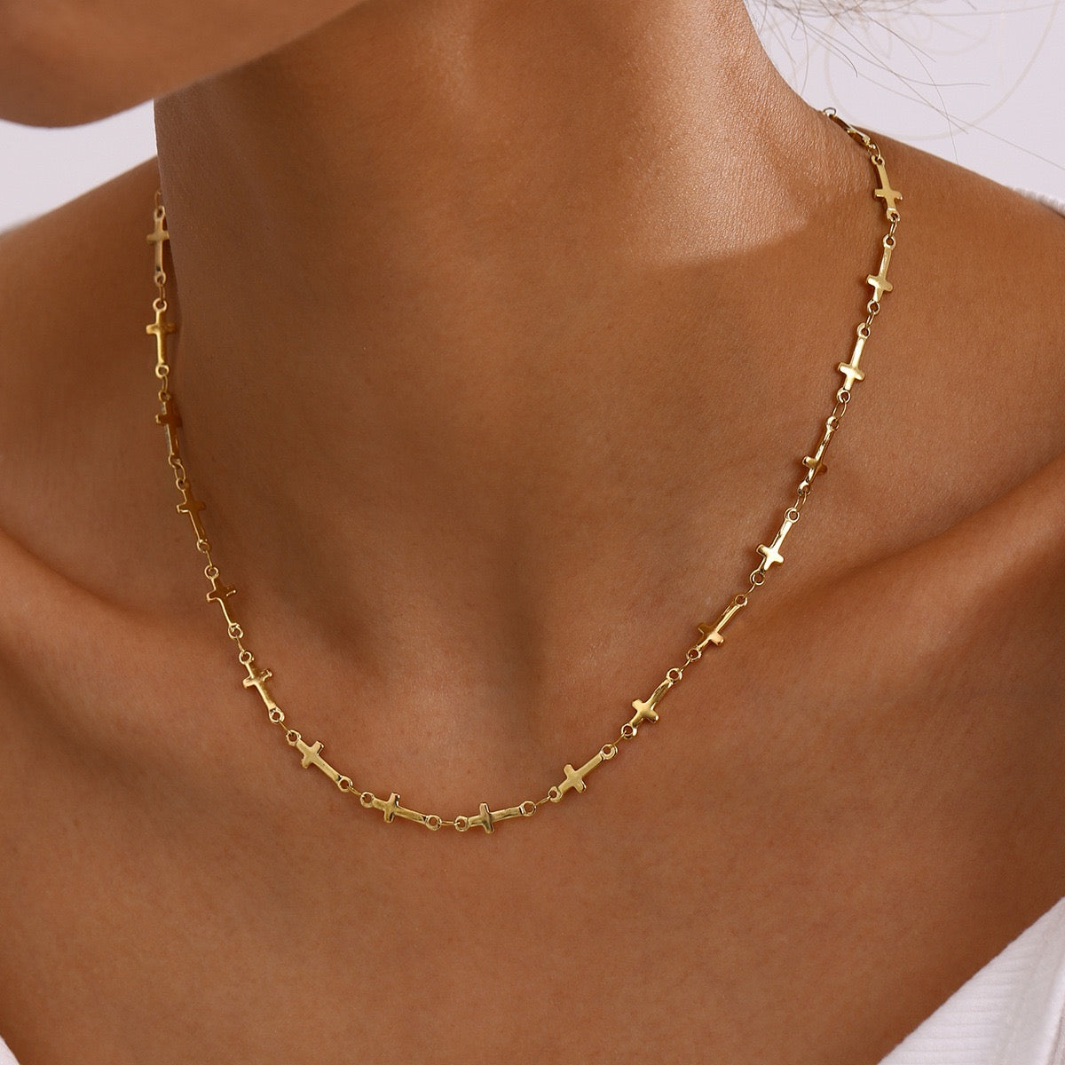 Mini cross necklace