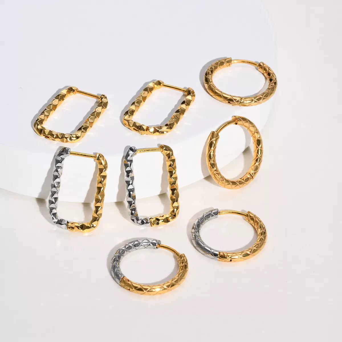Two tones dainty hoops earrings