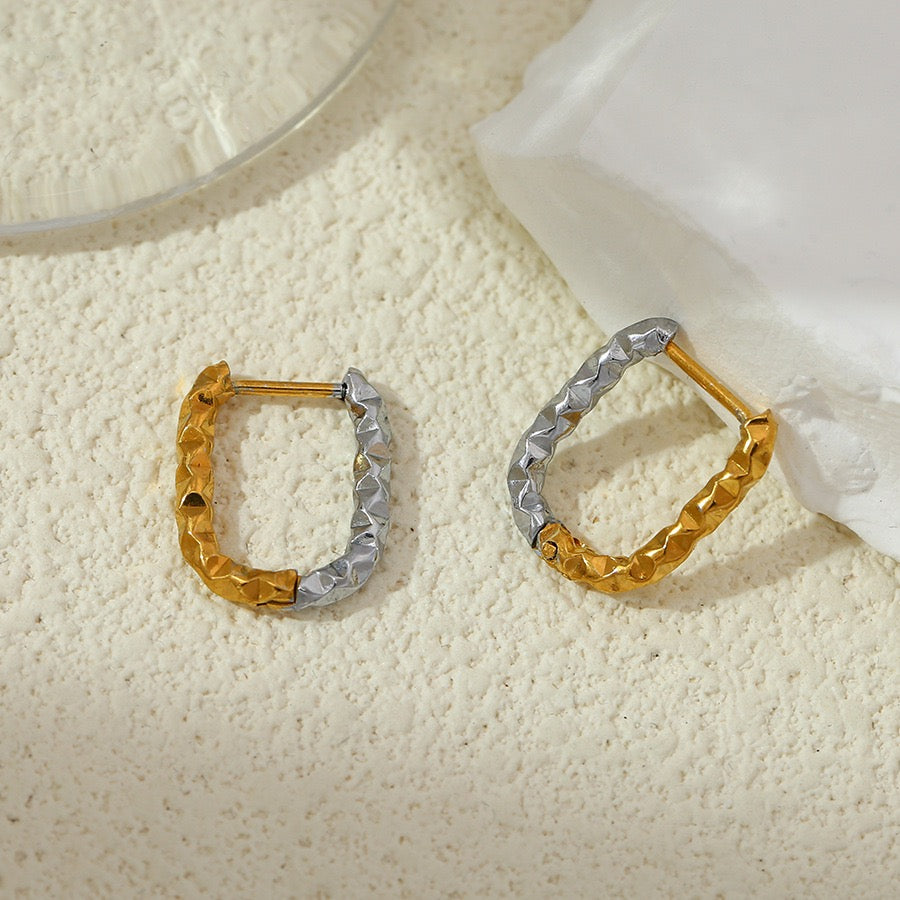 Two tones dainty hoops earrings