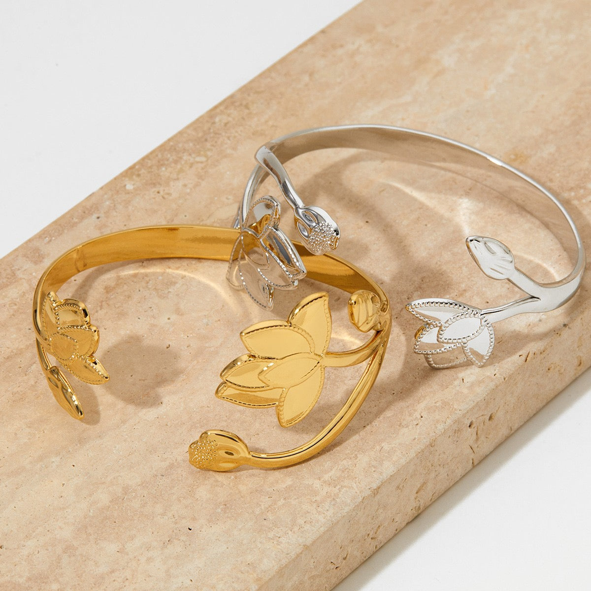 Mongolia flower bangle