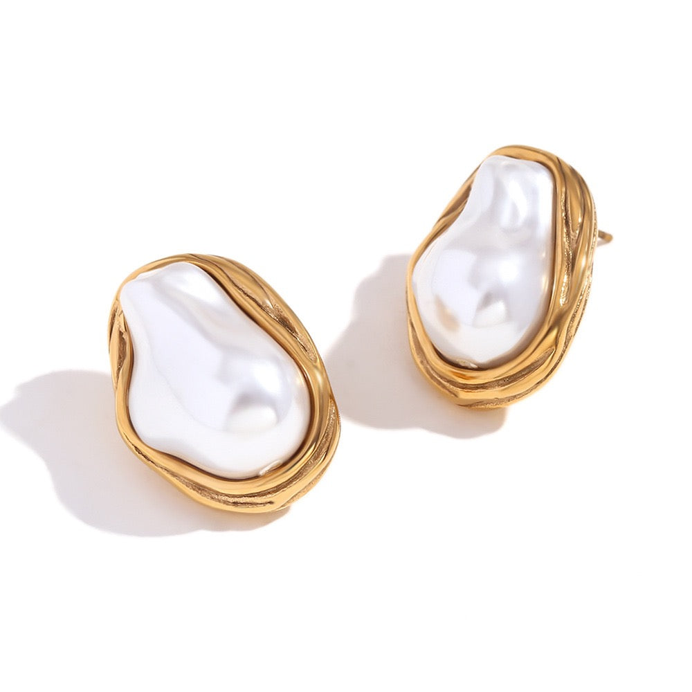 Baroque pearly bangle set