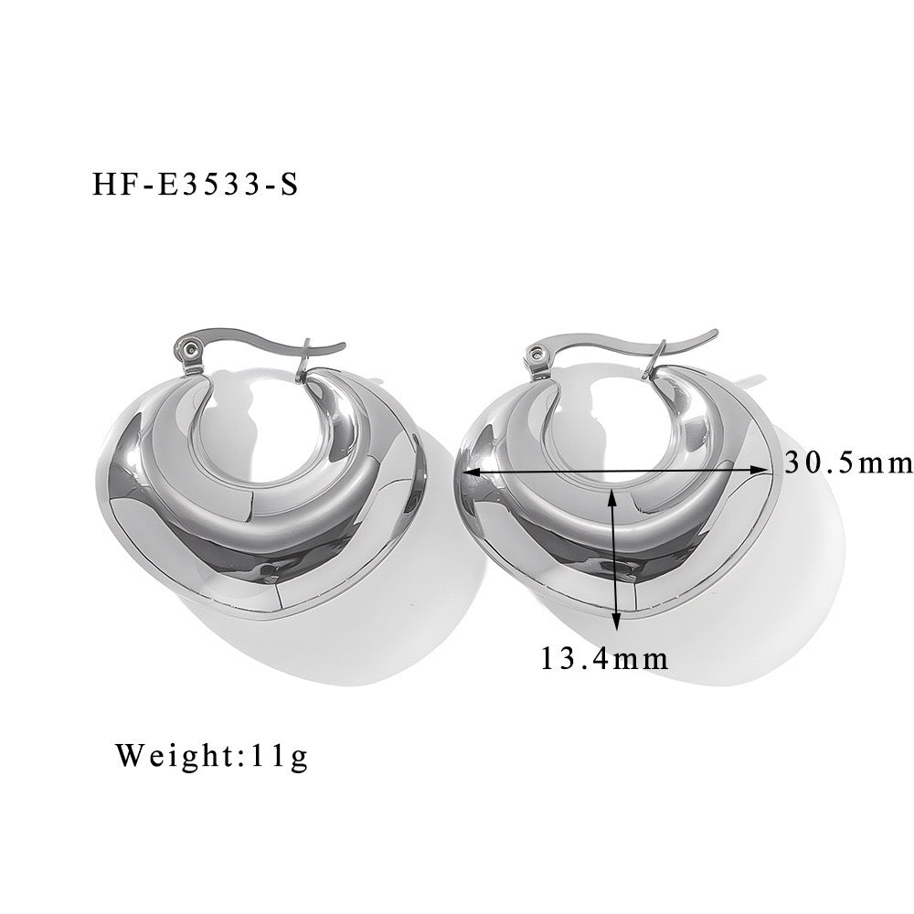 Classic hoops earrings