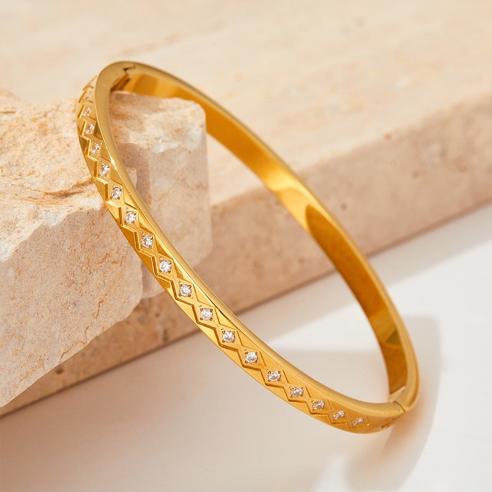 Club bangle