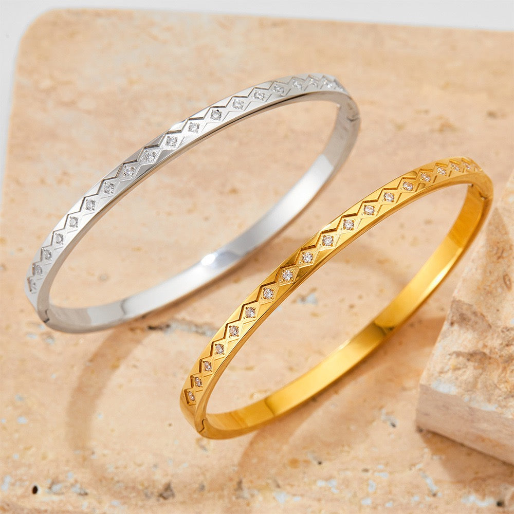 Club bangle