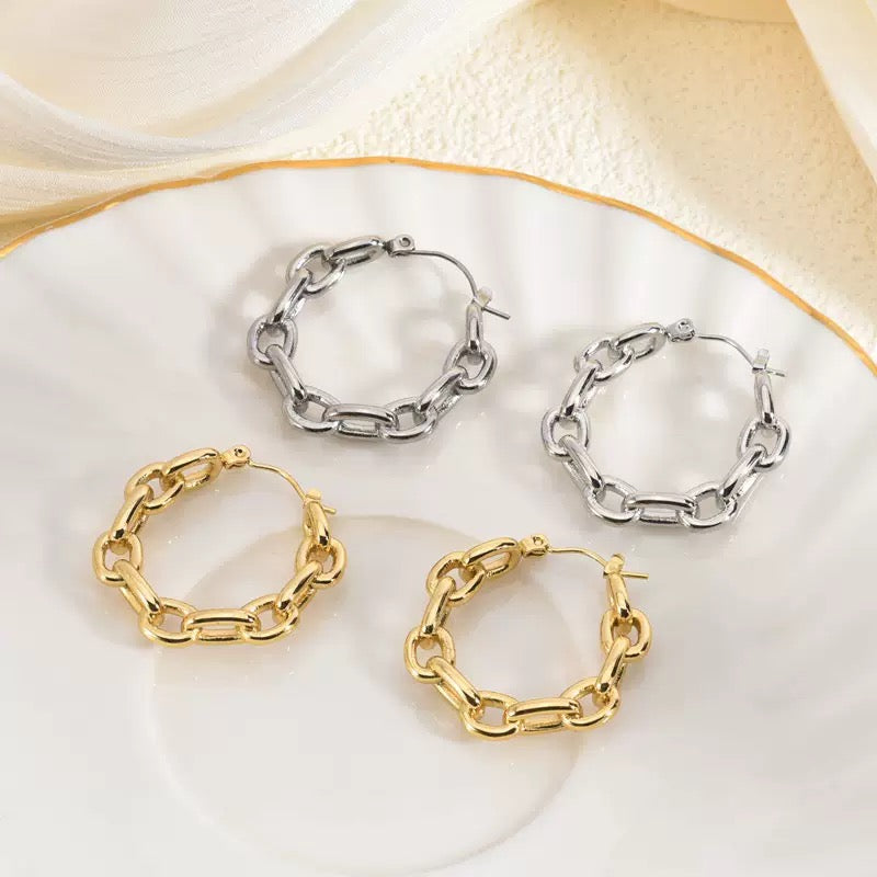 Classic hoops earrings