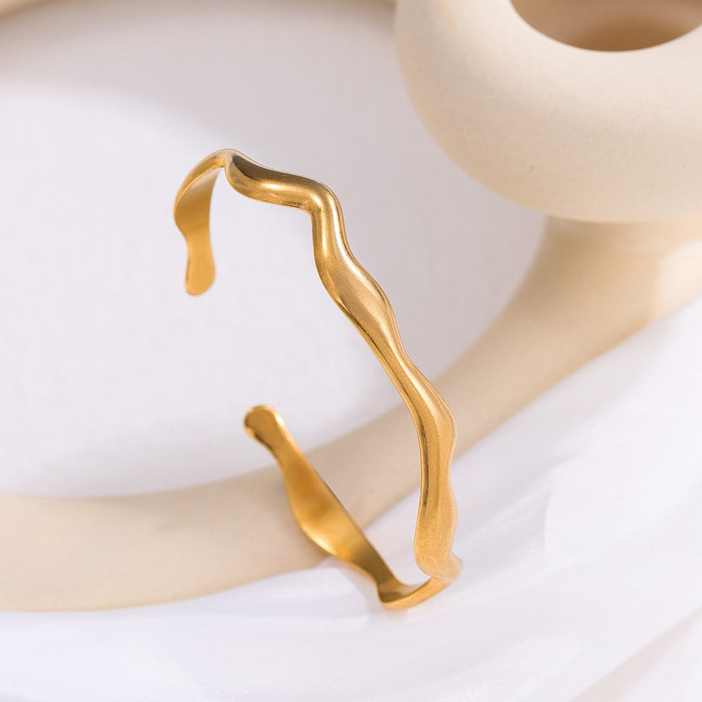Wave bangles