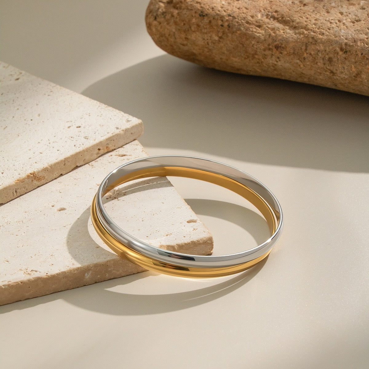 Classic round hoop bangle