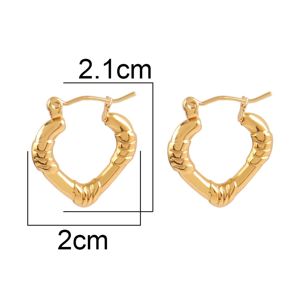 Dainty pattern hoops earrings