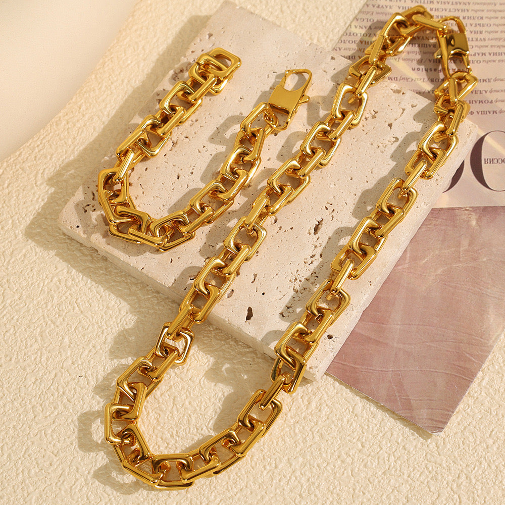 Harrison Classic gold chains