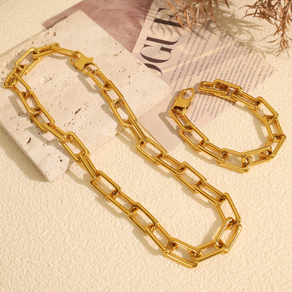 Harrison Classic gold chains