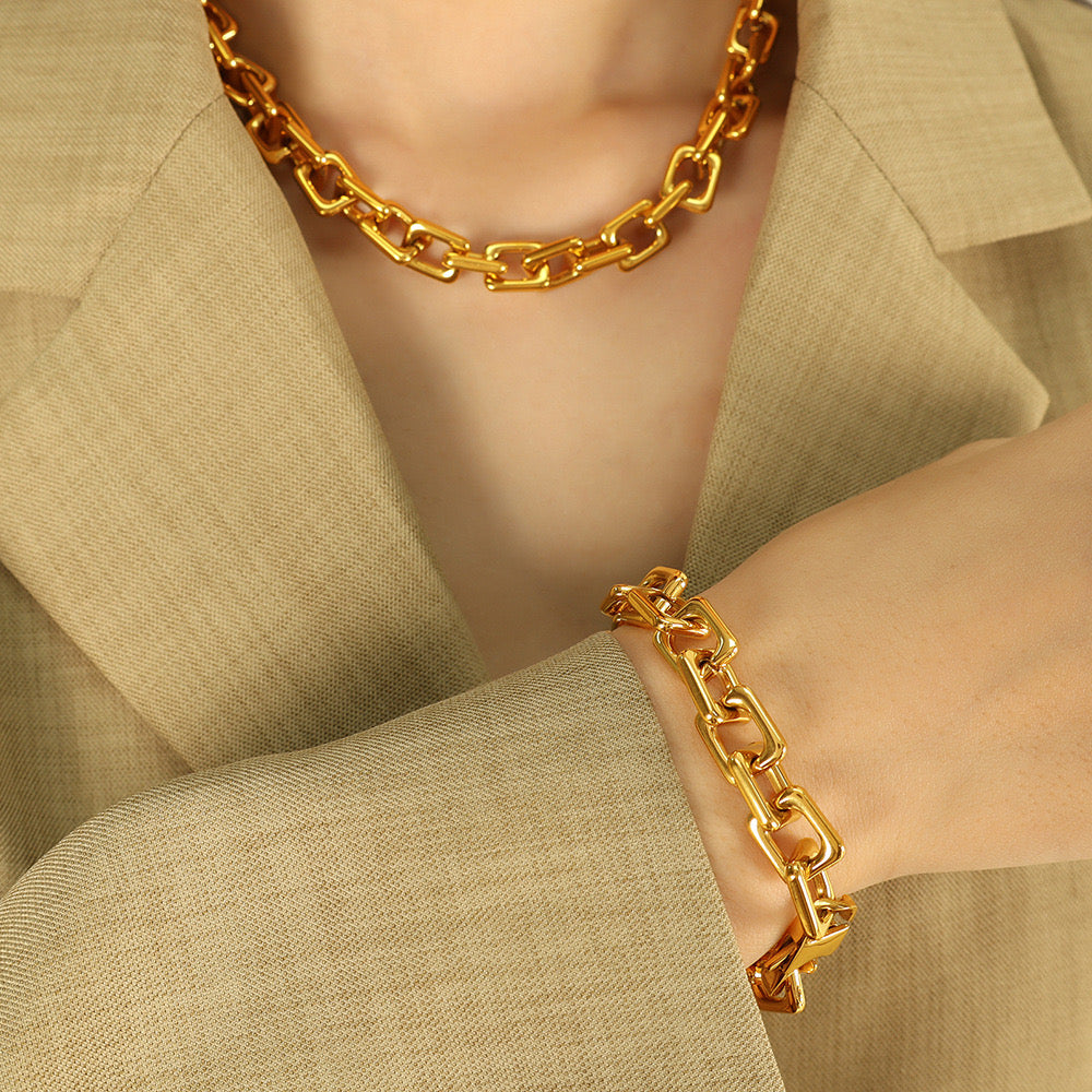 Harrison Classic gold chains
