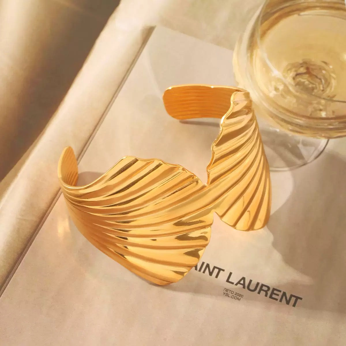 Double big shells bangle