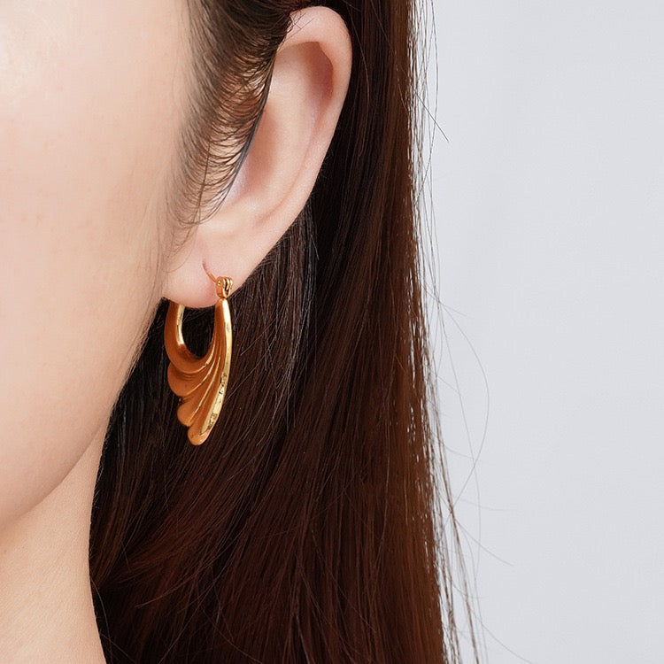 Stainless steel classic hoops