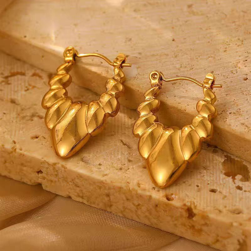 Lisa hearts hoops