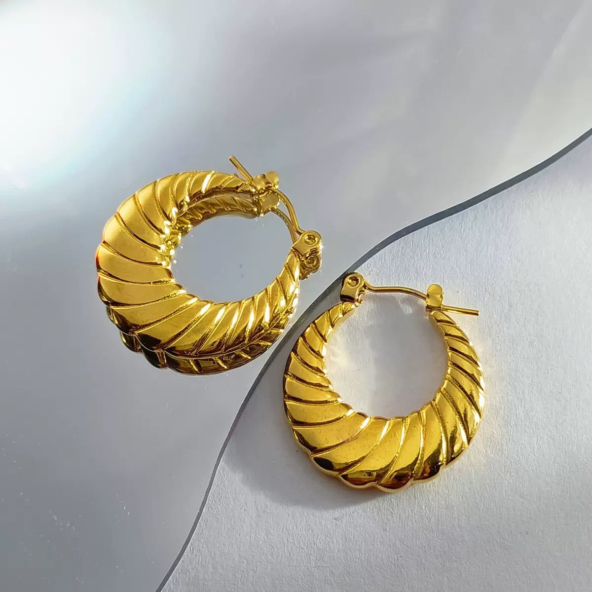 Lisa hearts hoops