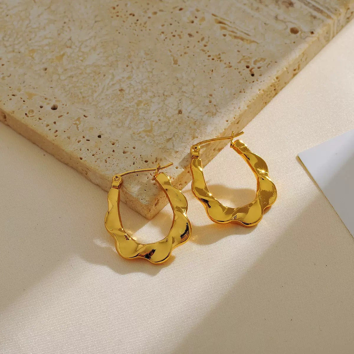 Pointy lava heart hoops