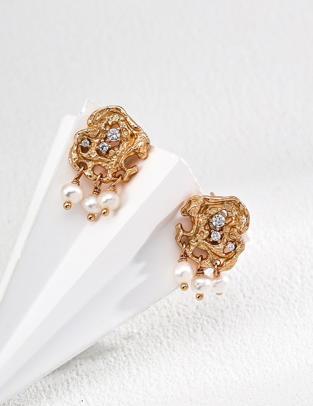 Melting mountain pearl earrings