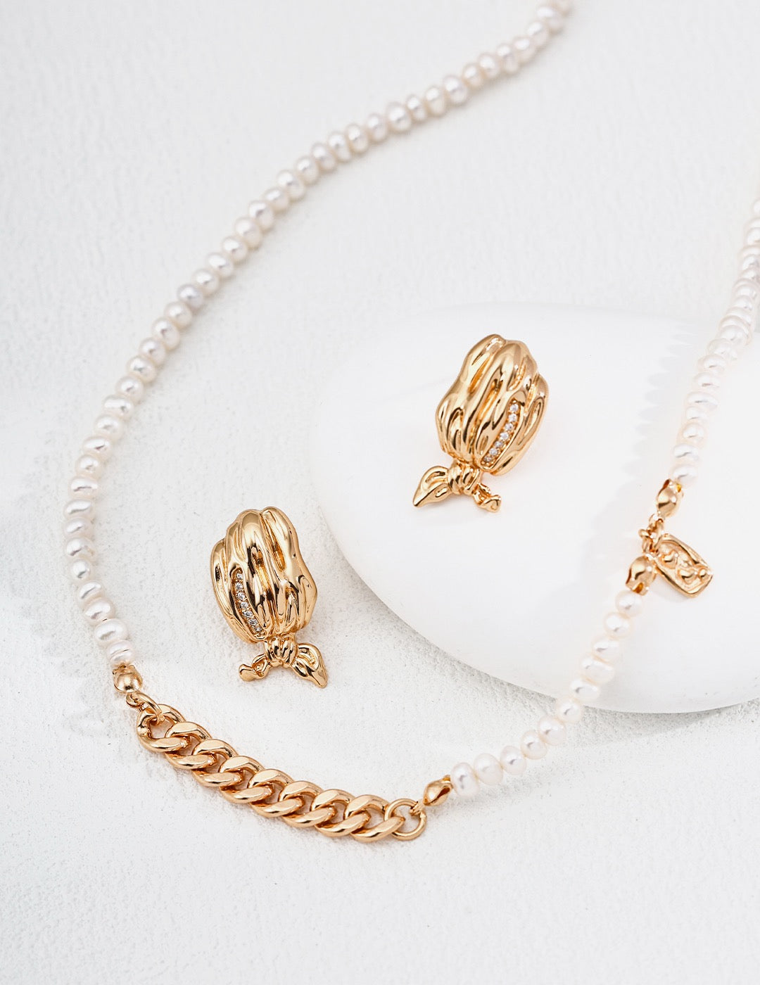 Chains Pearl set
