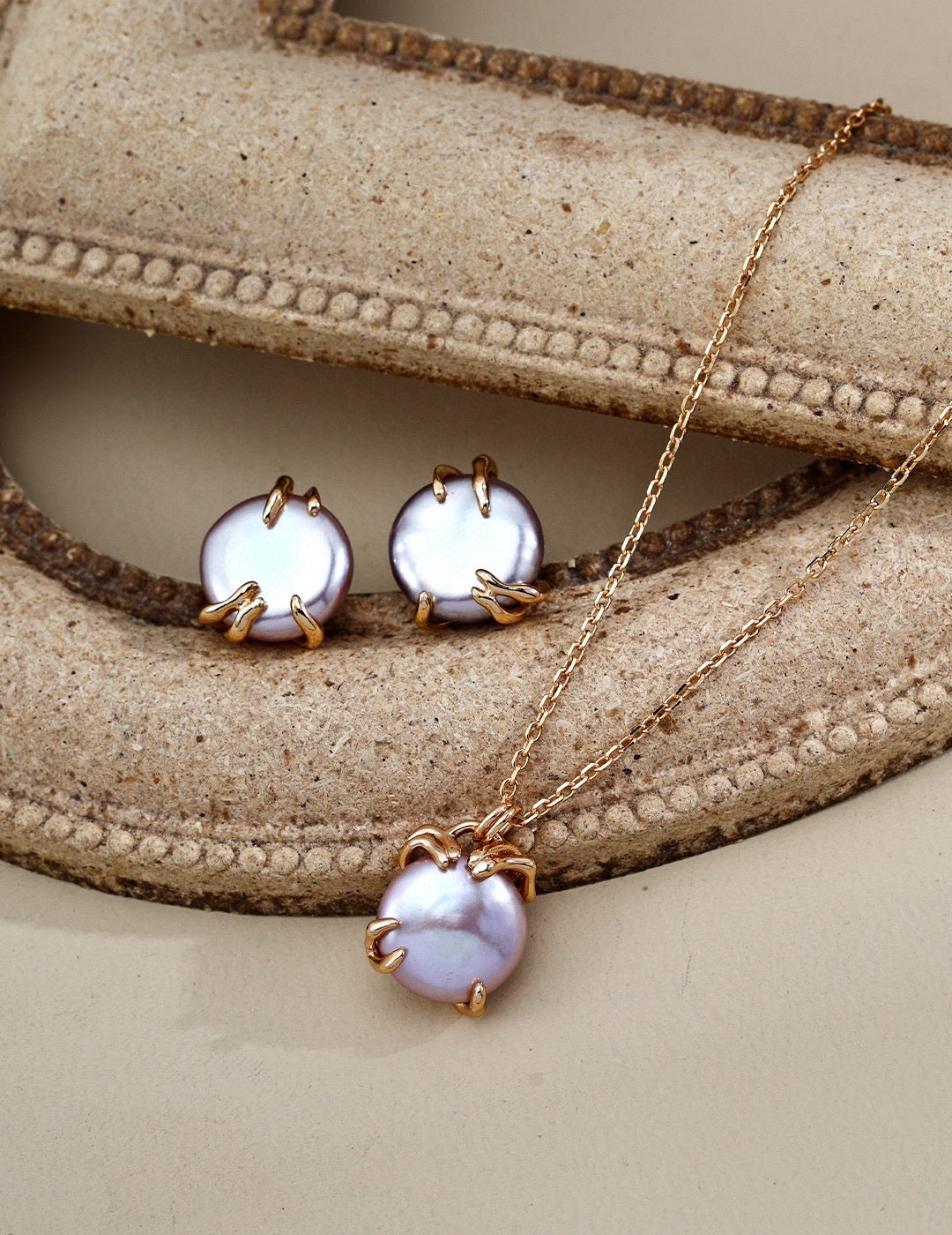 Natural pearl set