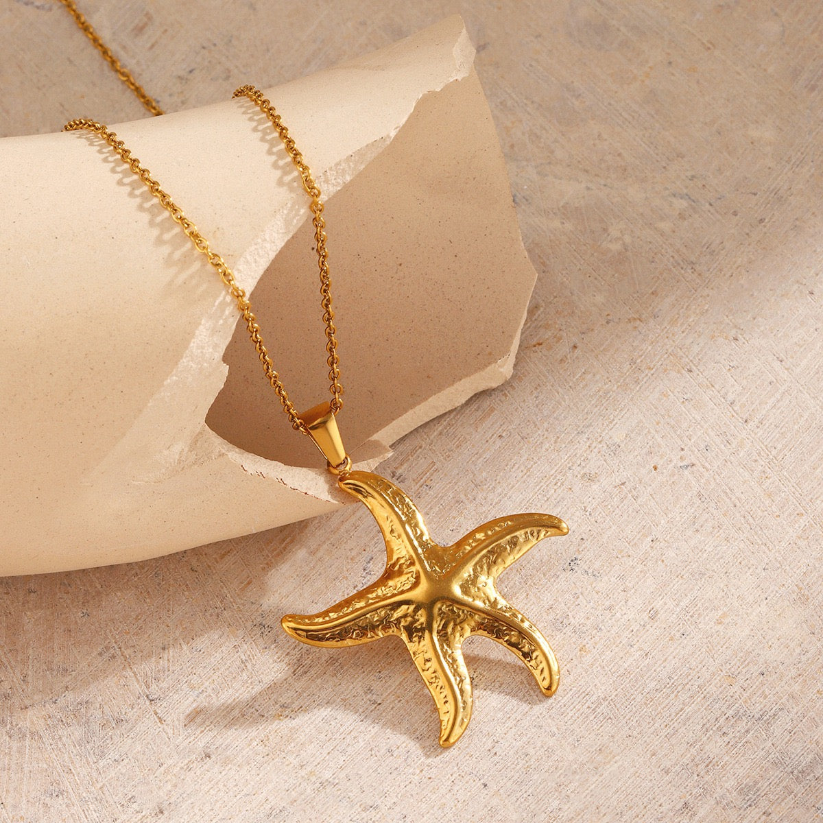 Classic starfish necklace