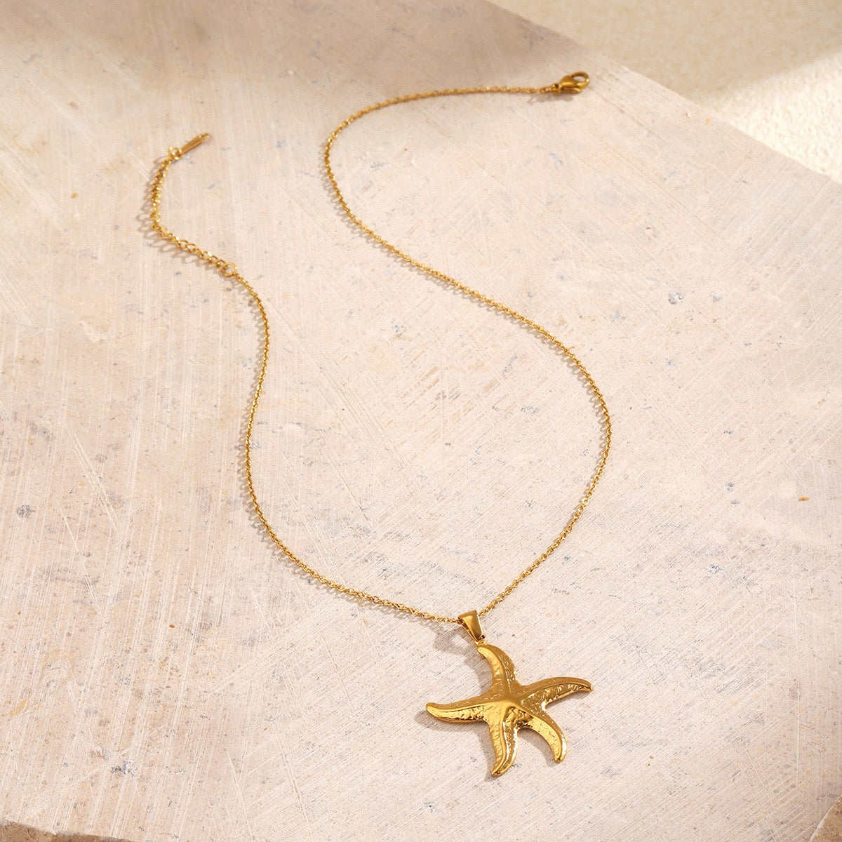 Classic starfish necklace