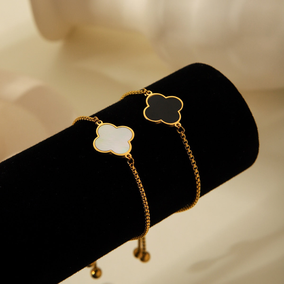 Clover bracelet