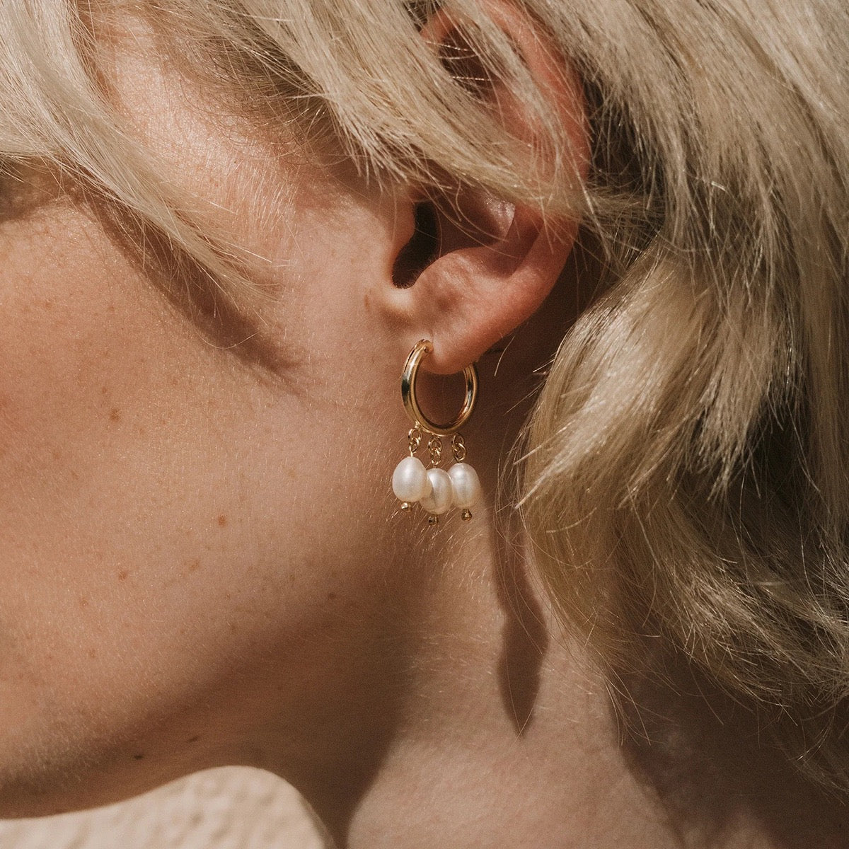 Lavita pearl hoop earrings