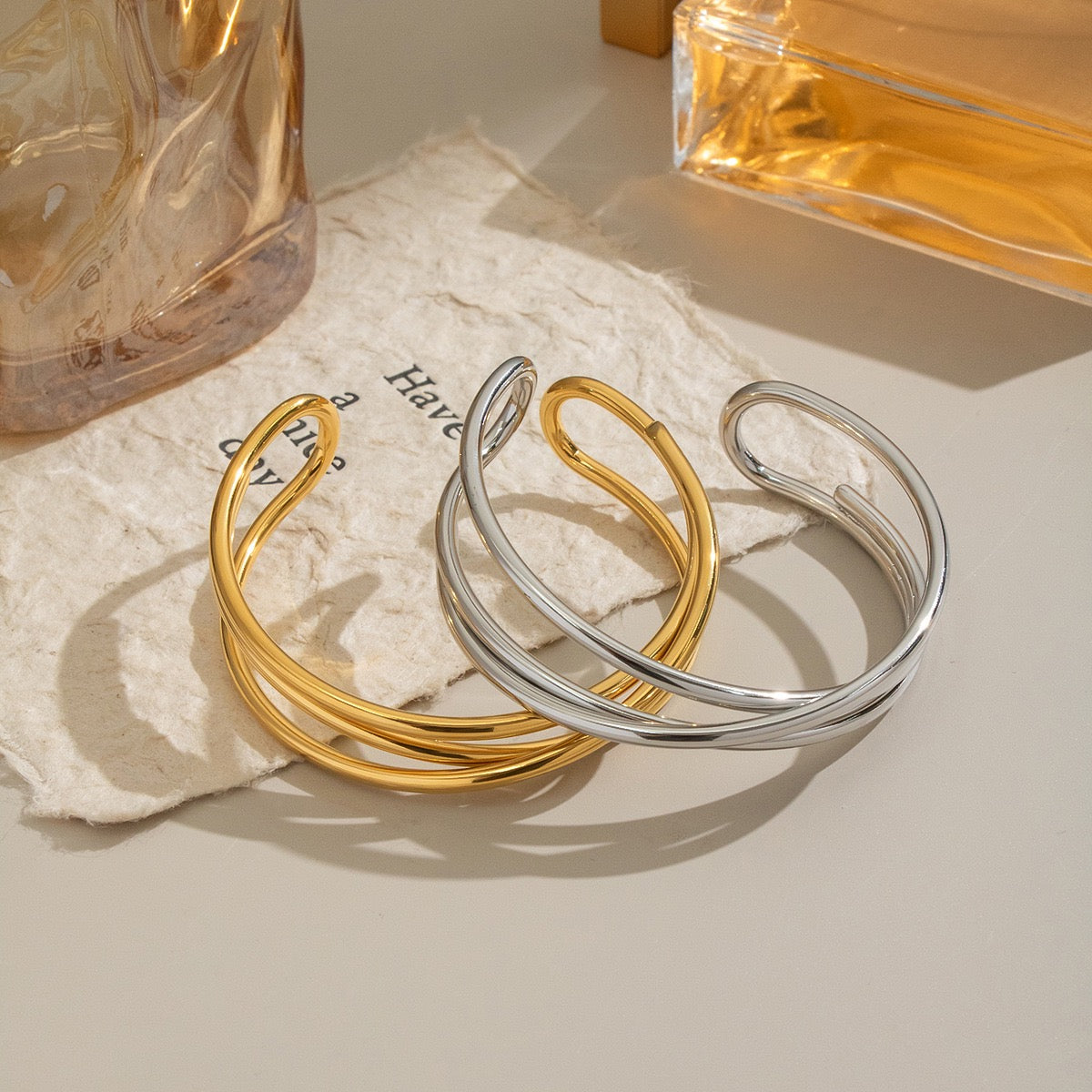 Open lines bangle