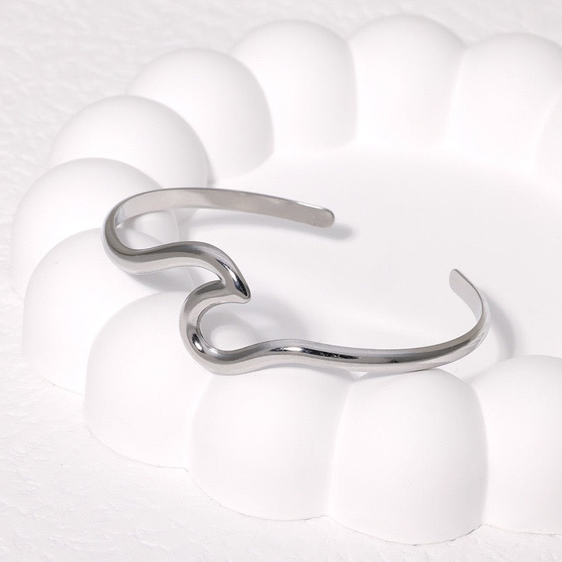 Wave bangles