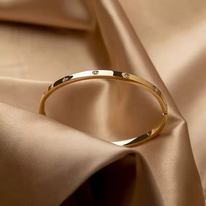 Full stars classic bangle