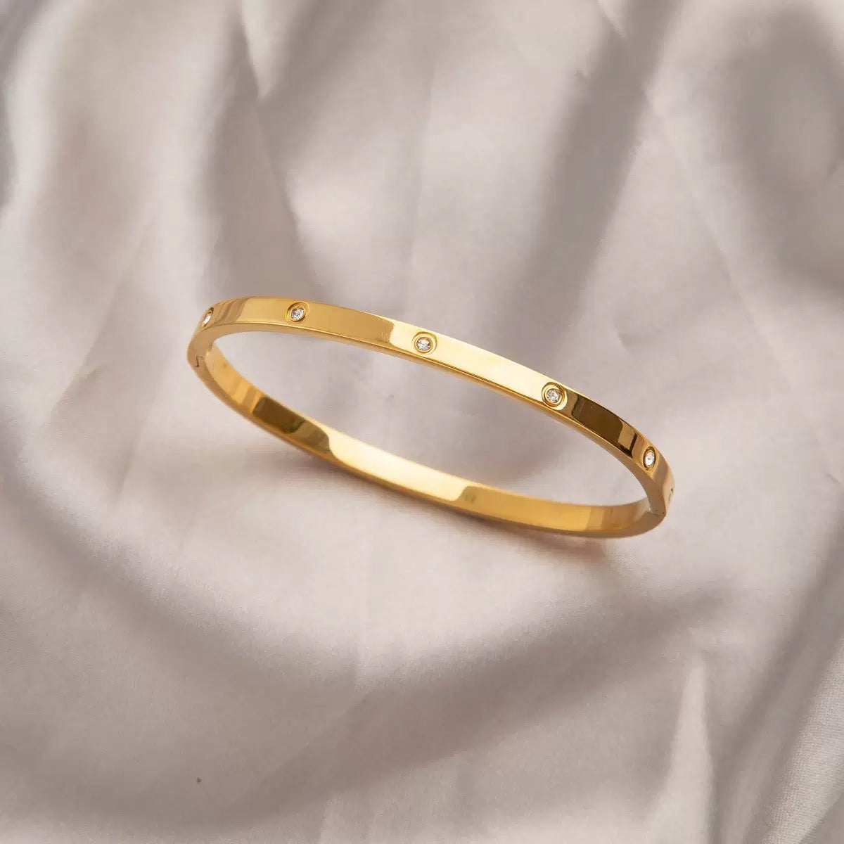 Full stars classic bangle