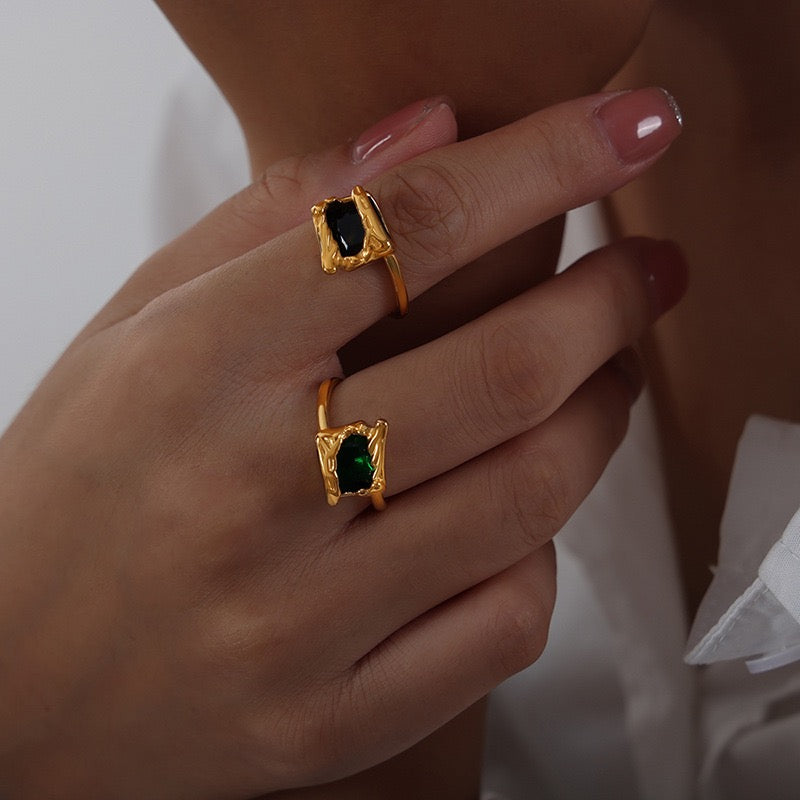 Suga rock rings