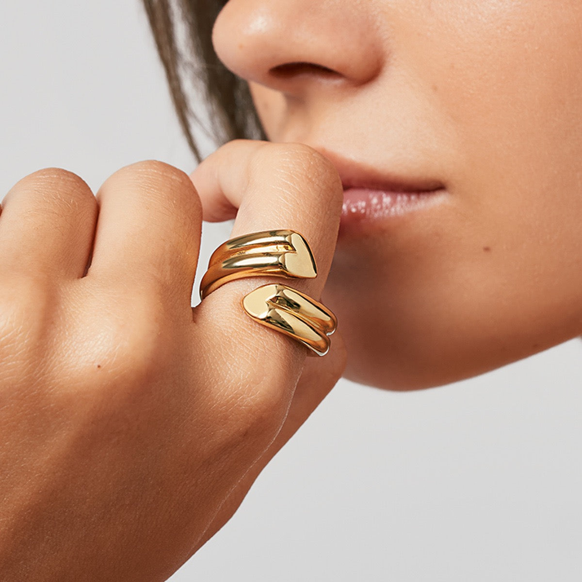 Double heart band ring