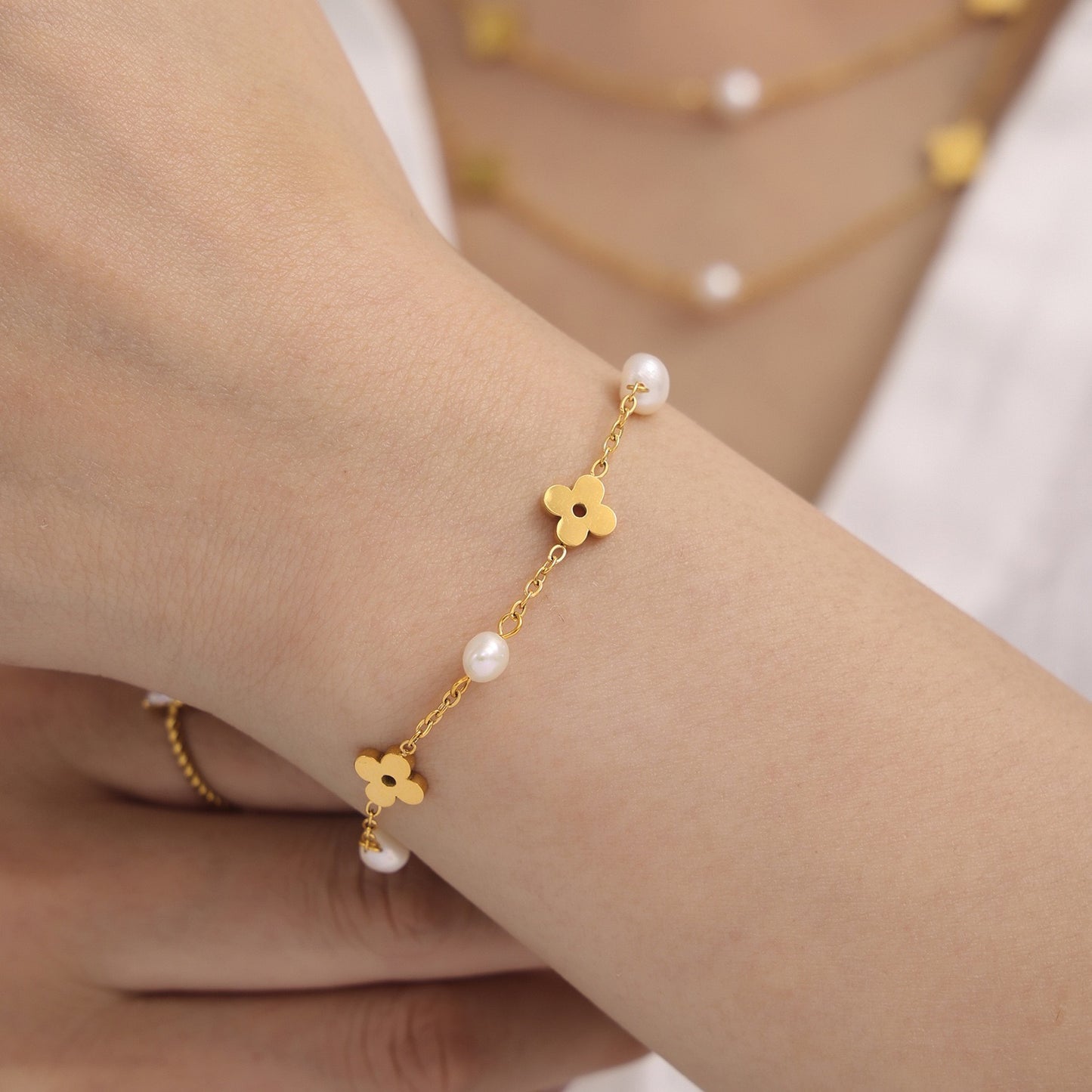 Clover pearl set