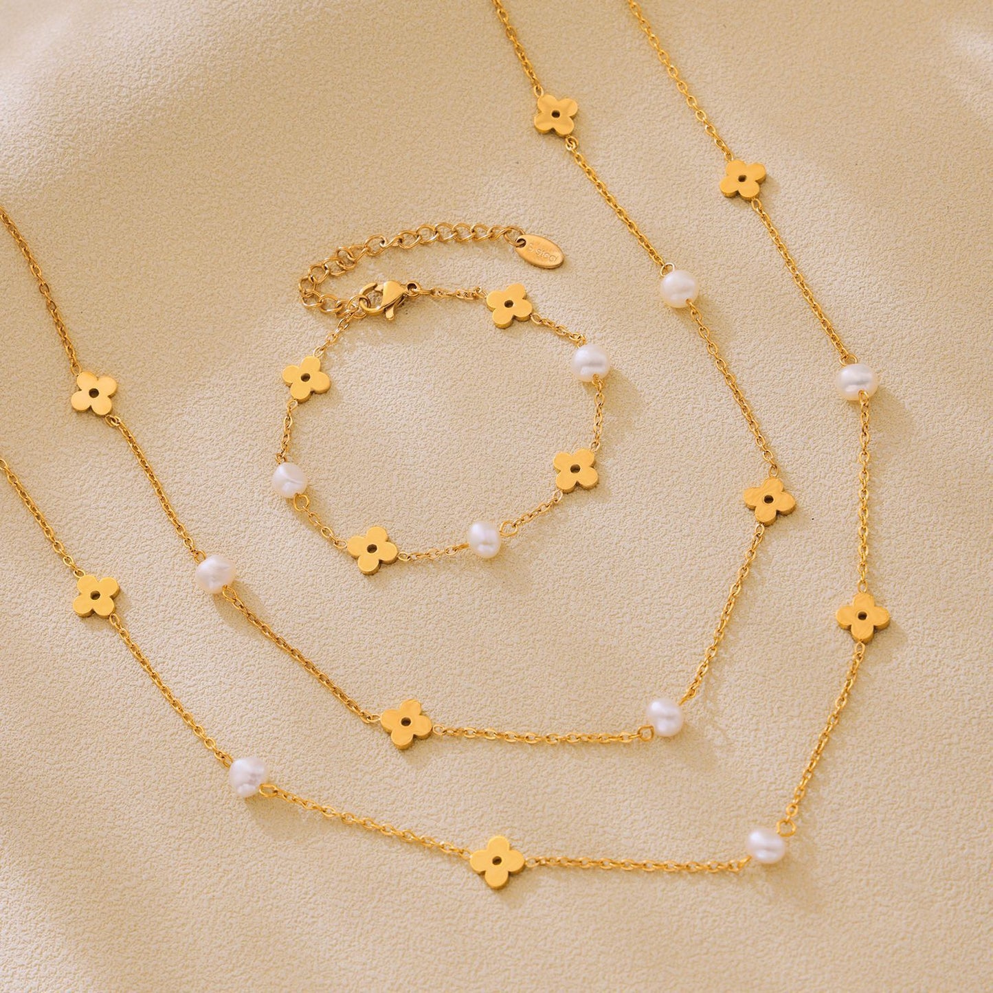 Clover pearl set