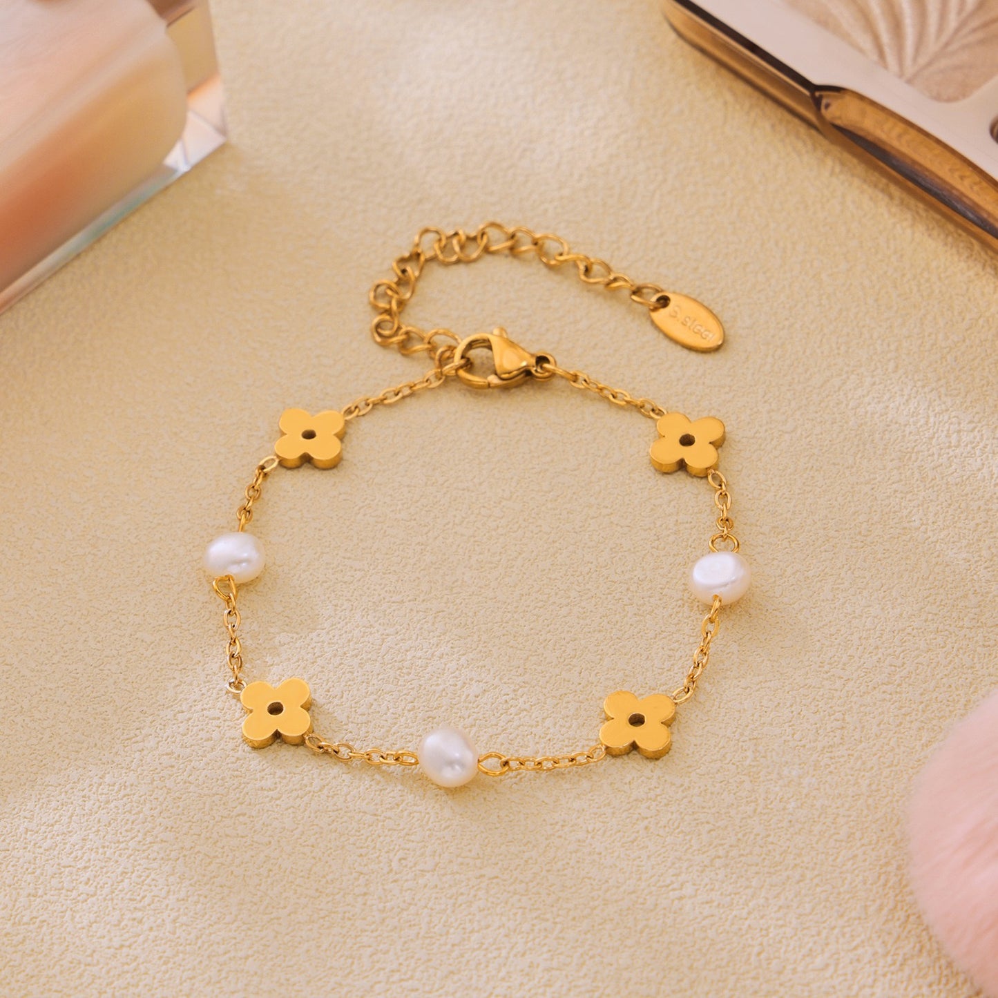 Clover pearl set