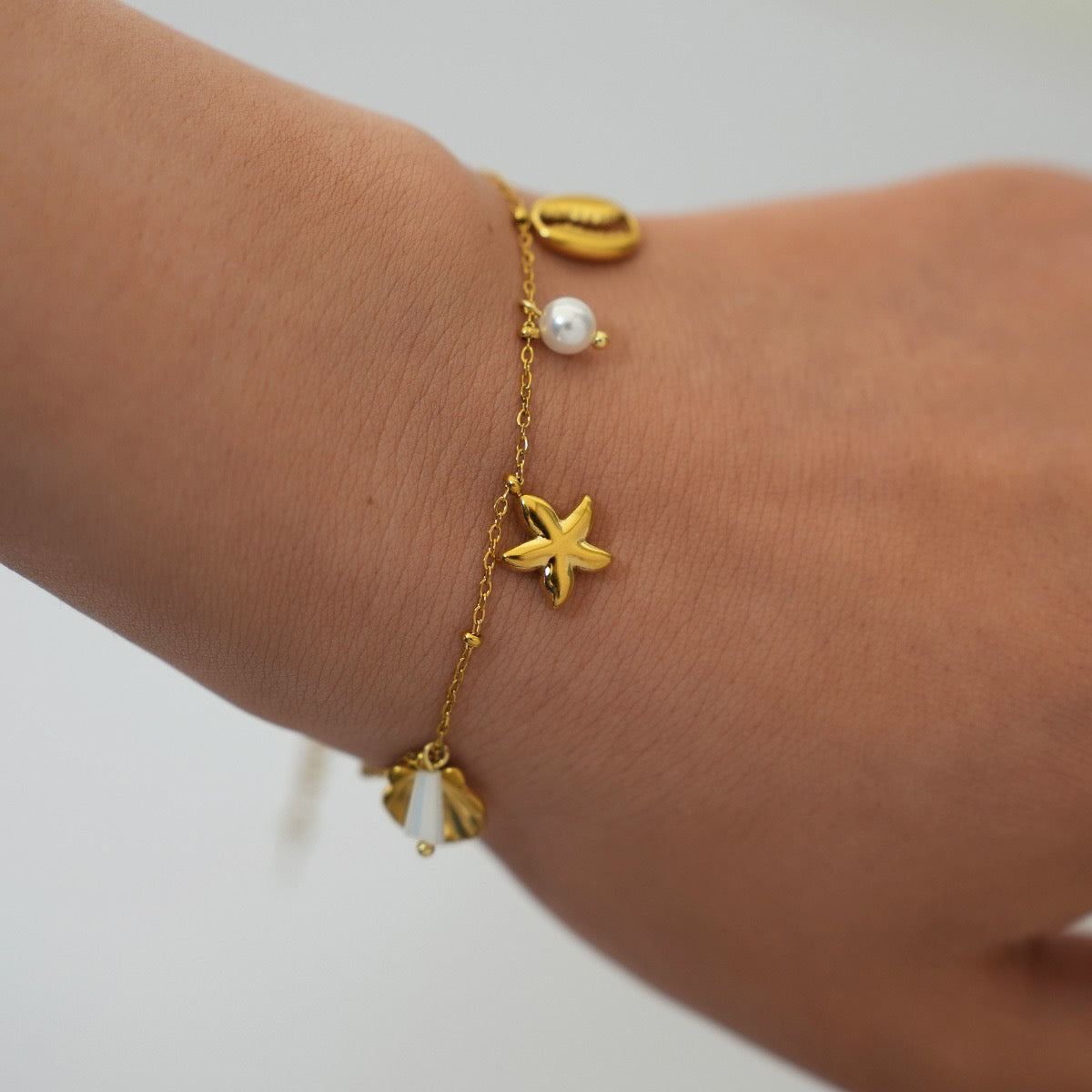 Boya dainty starfish charm bracelet