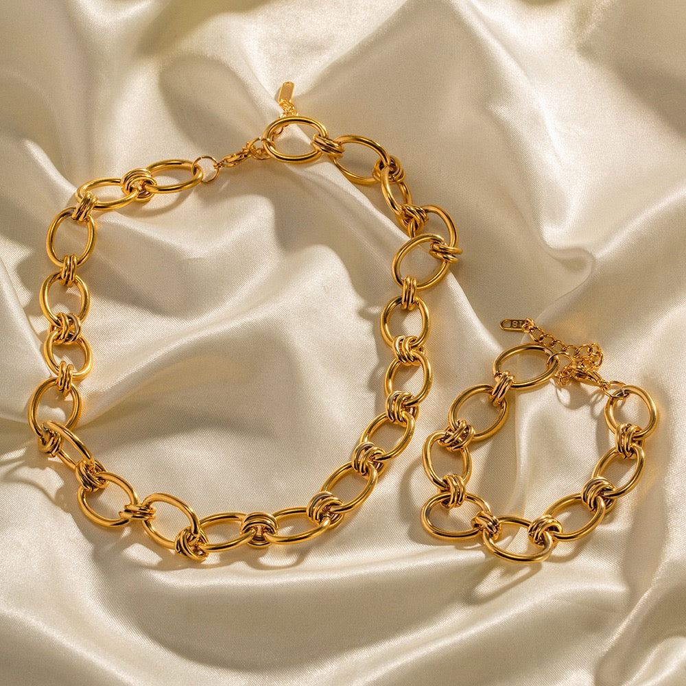 Elisa hoop chains set