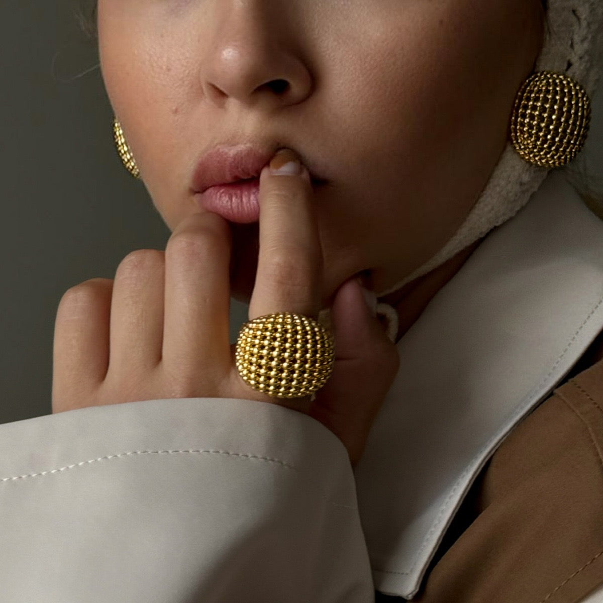 Golden nest ring